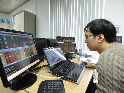 Thị trường điều chỉnh: Cơ hội tích luỹ cổ phiếu triển vọng