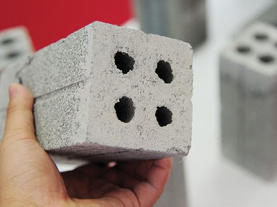 Hiện đang thiếu các chính sách ưu đãi cụ thể đối với doanh nghiệp sản xuất vật liệu không nung. Ảnh: Dũng Minh