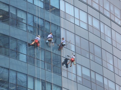 Cho thuê lại văn phòng, có bắt buộc phải đăng ký ngành nghề kinh doanh bất động sản?