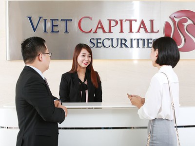 Khẩu vị dùng tiền của các “quán quân“