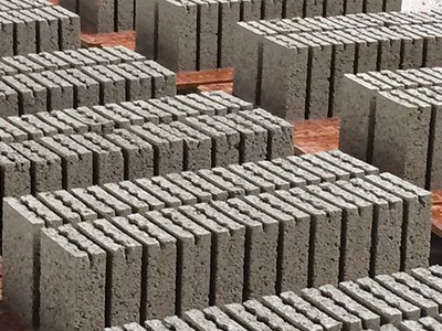 Vật liệu xây dựng không nung sẽ trở thành sản phẩm xây chủ đạo. Ảnh: Nguyễn Thành