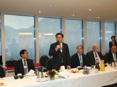 Phó thủ tướng Vương Đình Huệ tại buổi gặp mặt lãnh đạo doanh nghiệp trong khuôn khổ WEF Davos 2018