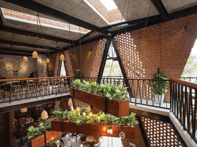 Quán cà phê Mưa Nơi ánh nắng ngập tràn