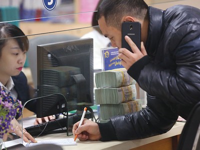 Gửi tiền tiết kiệm, cách tốt nhất là thực hiện tại quầy giao dịch