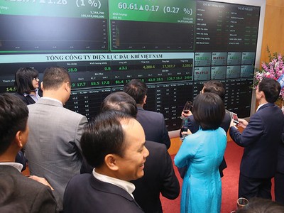 Lãi suất thấp kỷ lục,vì sao trái phiếu vẫn đắt hàng?