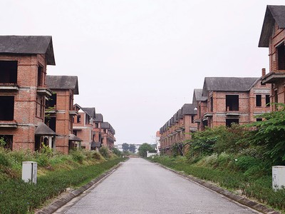 Vẫn còn hàng chục nghìn tỷ đồng nợ xấu có liên quan đến bất động sản. Ảnh: Dũng Minh 