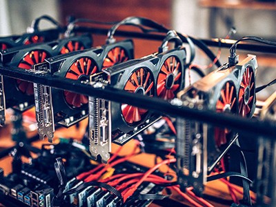 Card đồ hoạ (GPU) dùng cho khai thác tiền điện tử.