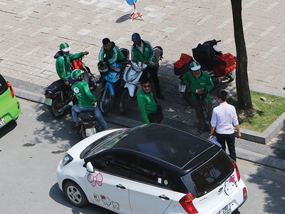 Grab vừa có một năm 2017 phát triển bùng nổ và trở thành ông vua mới nổi trên thị trường taxi công nghệ