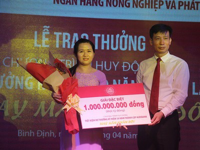 Agribank trao 1 tỷ đồng cho khách hàng may mắn