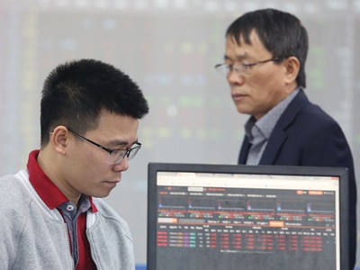 Dòng tiền chỉ tập trung vào một số cổ phiếu trụ cột khiến tình trạng "xanh vỏ - đỏ lòng" vẫn tiếp diễn