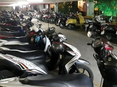 Hầm để xe là khu vực tiềm ẩn nguy cơ gây cháy lớn nhất tại các chung cư. Ảnh: Việt Dũng