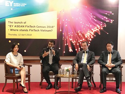 Các diễn giả tham dự Hội thảo công bố “Khảo sát toàn cảnh về Fintech khu vực ASEAN 2018 - FinTech Việt Nam đang ở đâu?”