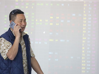 So với các nhà đầu tư cá nhân, các quỹ thường khó thoát hết hàng khi thị trường "có biến", do giá trị giải ngân lớn