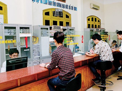 Trong tổng số nợ, nợ BHXH khoảng 10.000 tỷ đồng, nợ BHYT khoảng 2.000 tỷ đồng