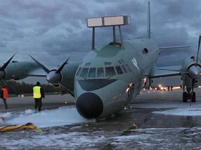 Máy bay săn ngầm Ấn Độ hạ cánh khẩn cấp bằng mũi ở Nga