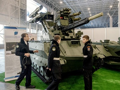 Xe tăng robot Uran-9 có thể tiêu diệt bất kỳ kỹ thuật quân sự nào ở phạm vi 8 km