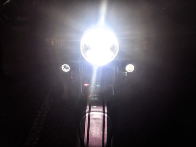 Mối nguy hại khi thay đèn siêu sáng cho xe máy, môtô ở Việt Nam