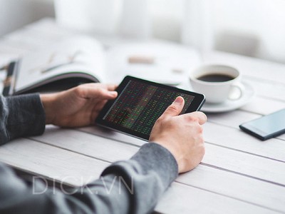 VN-Index thủng mốc 1.000 điểm: Dòng tiền chuyển hướng