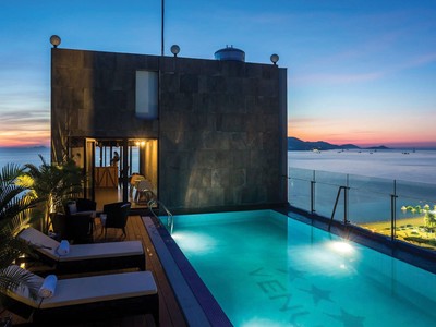 Khách sạn Venue: Khoảng không trong veo