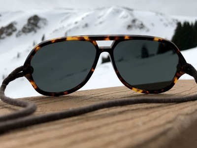 Kính mát siêu bền và không bao giờ rơi