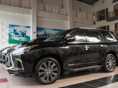 Lexus LX570 Super Sport giá gần 10 tỷ tại Việt Nam