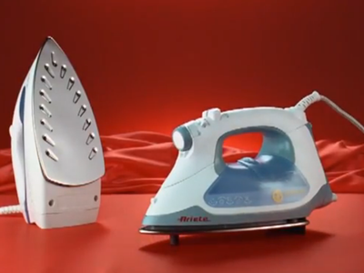 Bàn là quần áo tự động nâng khi không sử dụng