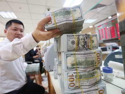 Fed mở ra khả năng tăng lãi suất 4 lần trong năm nay