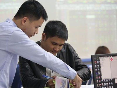 Khi sức cầu không tăng mà nguồn cung chứng khoán tăng mạnh, chỉ số rơi là hậu quả chung với thị trường