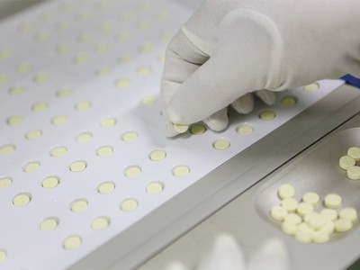 Nhóm doanh nghiệp sản xuất dược phẩm có biên lợi nhuận cao hơn so với các doanh nghiệp phân phối dược phẩm