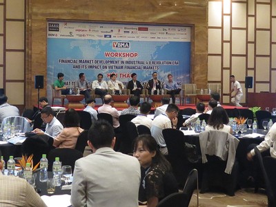 “Bão” công nghệ 4.0 làm tăng thách thức trên thị trường tài chính