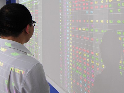 Thực hư chuyện “bóp méo” thị trường cơ sở để kiếm lợi trên thị trường phái sinh