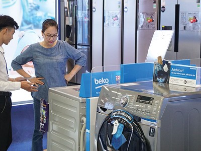 Doanh thu bán lẻ hàng hóa, dịch vụ đạt hơn 2,1 triệu tỷ đồng