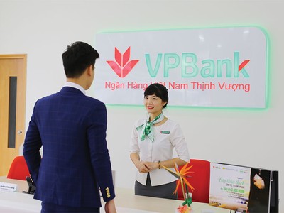 Ngân hàng nội mạnh tay đầu tư hút nhân sự ngoại