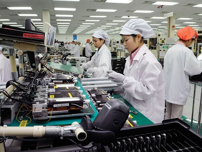 6 tháng đầu năm 2018, vốn FII vào Việt Nam 
đạt 4,1 tỷ USD, tăng trưởng 82,4%