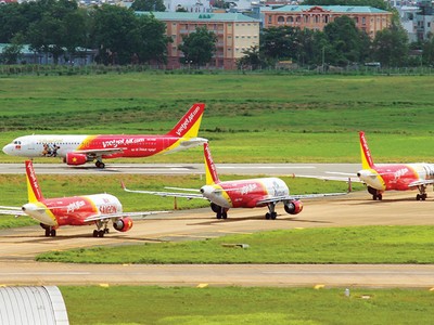 Sự tham gia của nhiều hãng hàng không tư nhân đã tạo ra một thị trường vận tải hành không cạnh tranh mạnh mẽ