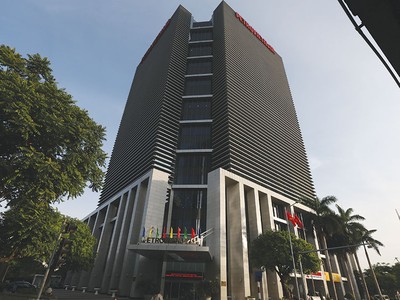 Có tới 5 bộ tham gia giám sát việc sử dụng vốn tại PVN, nhưng tập đoàn này vẫn rơi vào tình trạng kinh doanh bết bát