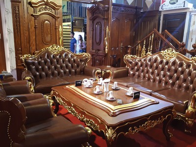 Thị trường gỗ và vật liệu nội thất từ gỗ đang dần chuyên nghiệp hơn, nhờ có sự cạnh tranh từ các doanh nghiệp nước ngoài.