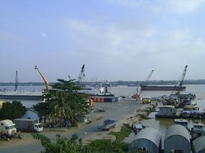 Cổ phiếu CAG treo giá “trên trời”