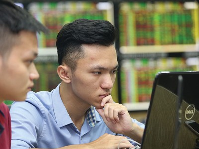 TTCK gần đây có diễn biến khả quan, thu hút không ít nhà đầu tư tham gia giao dịch