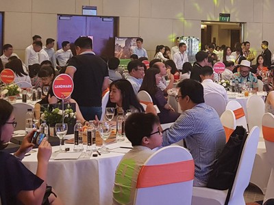 Sau nửa đầu năm trầm lắng, thị trường chung cư Hà Nội bắt đầu sôi động với những đợt mở bán liên tiếp của các chủ đầu tư kể từ tháng 6/2018. 