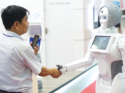 Rô-bốt sử dụng AI tại Triển lãm Vietnam AutoExpo 2018 diễn ra tại Hà Nội vào đầu tháng 6 vừa qua