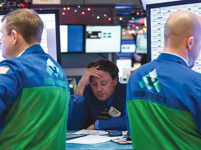 Tesla dự kiến rút niêm yết, thị trường dậy sóng