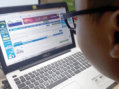 Hiện có nhiều trang thông tin rao vặt bất động sản khiến người tiêu dùng hoa mắt. Ảnh: Dũng Minh