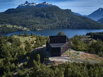 GZ1 House: Chơi vơi giữa đất trời