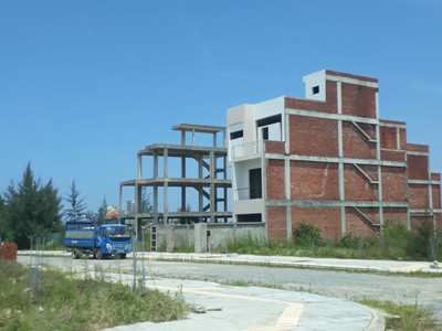 Các dự án đất nền phải xong hạ tầng mới được mở bán.