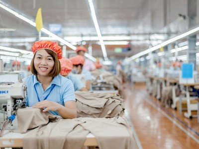 9 tháng đầu năm 2018, xuất khẩu dệt may, xơ sợi... đạt 26,87 tỷ USD, tăng 16,57% so với cùng kỳ, hoàn thành 79% kế hoạch năm 2018.