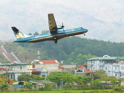 Việt Nam hiện mới có 3 hãng hàng không phục vụ vận chuyển du lịch (Trong ảnh: Hãng hàng không Vietnam Airlines)