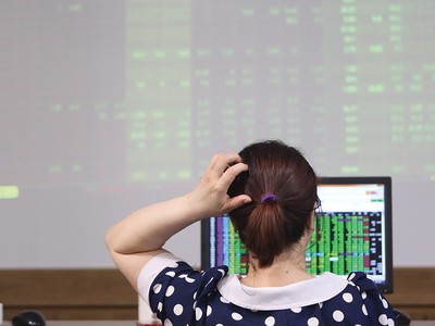 Các nhà đầu tư trên thị trường chứng khoán hay vướng vào bài học về kỷ luật thép và lòng tham