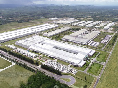 Sao 15 năm hiện diện tại Chu Lai, Thaco đã xây dựng nên Khu phức hợp - Trung tâm công nghiệp ô tô của miền Trung và cả nước, nay Thaco tiếp tục mở rộng đầu tư tại vùng đất đầy tiềm năng này