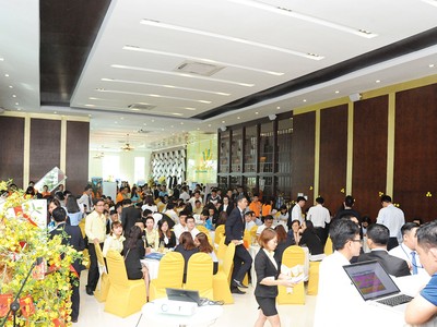 Nhu cầu về nhà ở và đầu tư bất động sản vẫn rất lớn, nhưng nguồn cung đang bị tắc. Ảnh: Gia Huy 